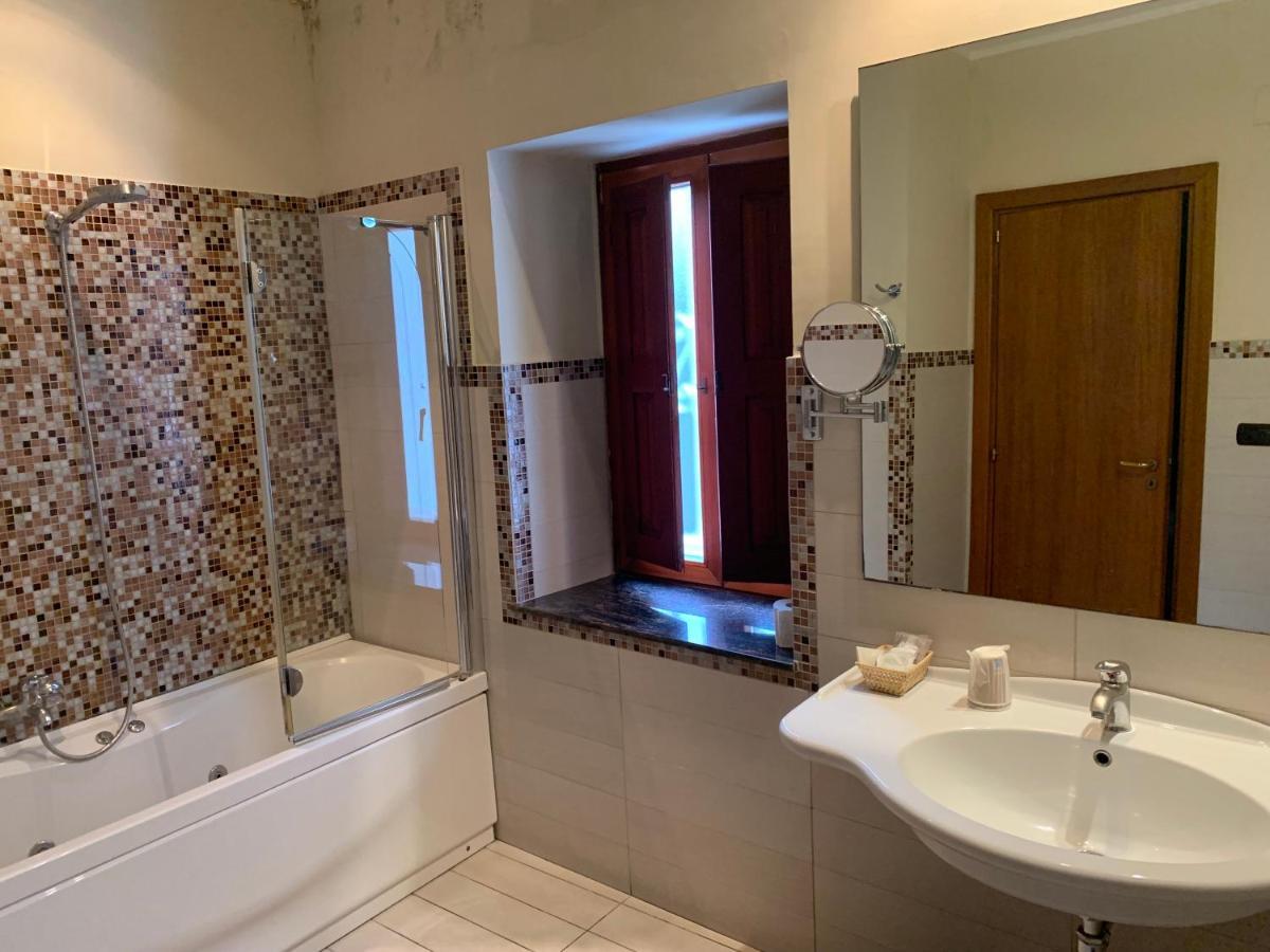 Le Stanze Del Vicere Boutique Hotel Napoli Dış mekan fotoğraf